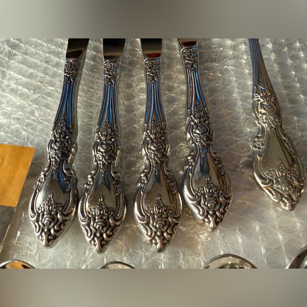Oneida Wordsworth Rose Stainless Flatware USA Silverware Forks, Knives 26 Pcs - Picture 8 of 16